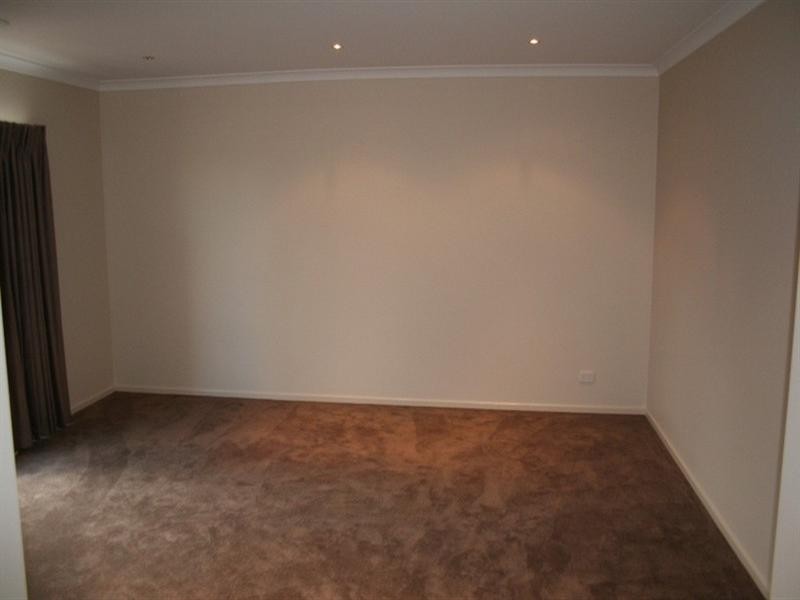 9 Swaran Close, Rowville VIC 3178