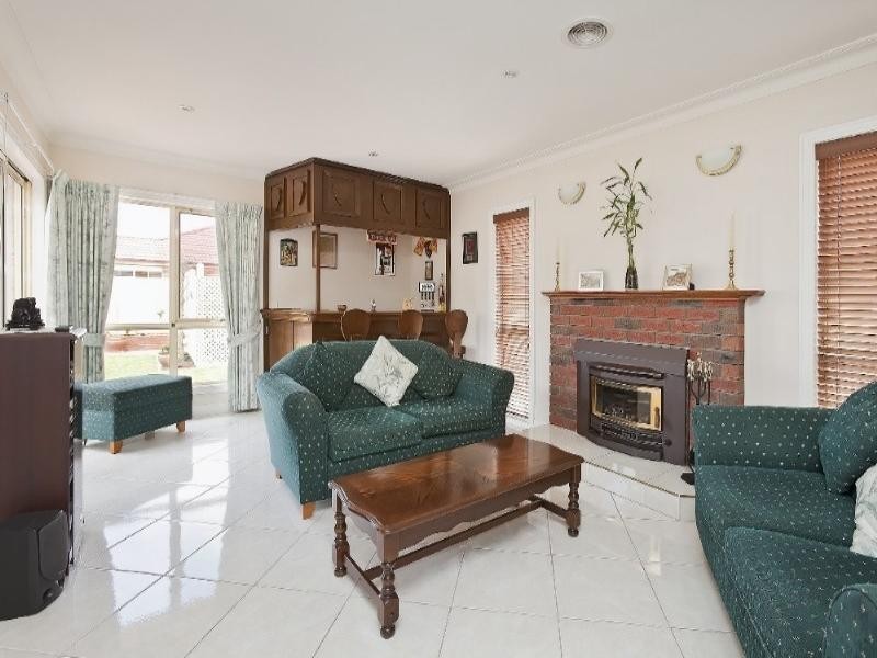 85 Fairway Drive, Rowville VIC 3178