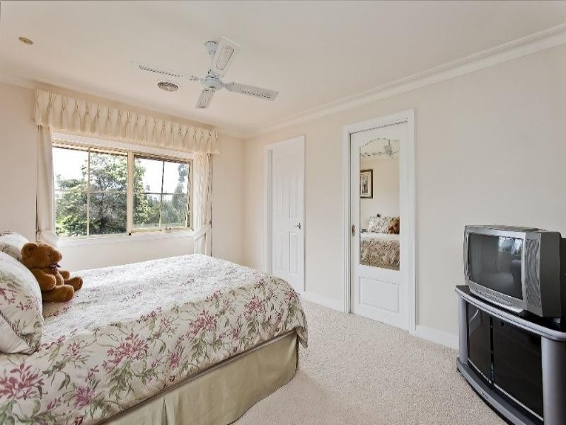 85 Fairway Drive, Rowville VIC 3178