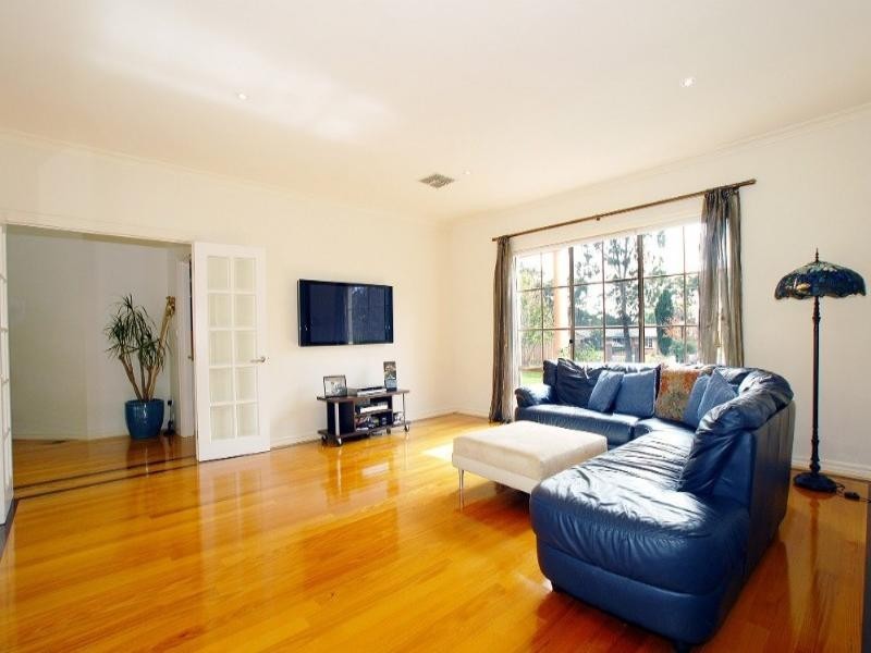 8 Norris Road, Rowville VIC 3178