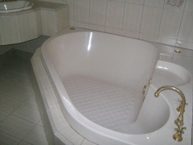 14 Cardinia Way, Rowville VIC 3178