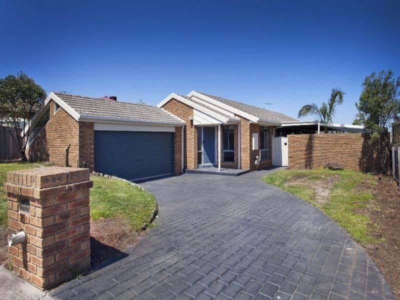 21 Amberly Park Drive, Narre Warren South VIC 3805