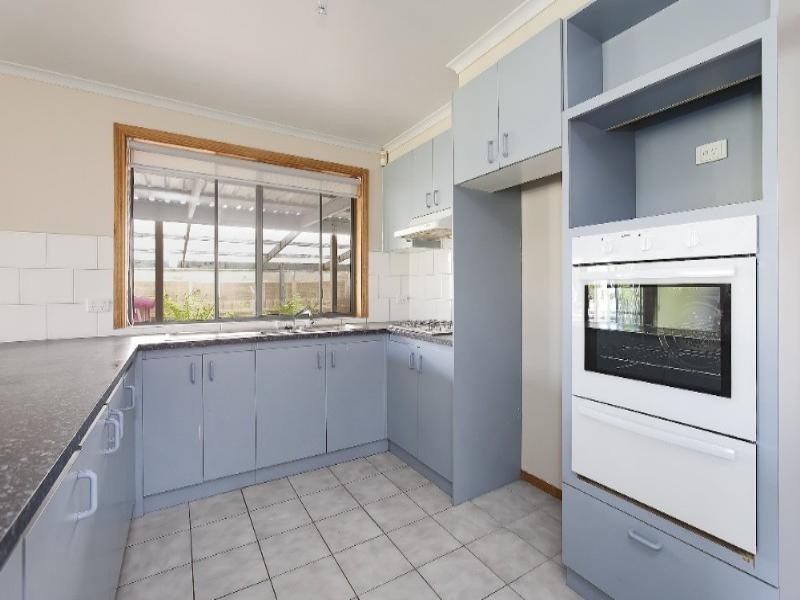 21 Amberly Park Drive, Narre Warren South VIC 3805