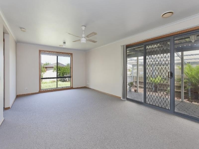 21 Amberly Park Drive, Narre Warren South VIC 3805