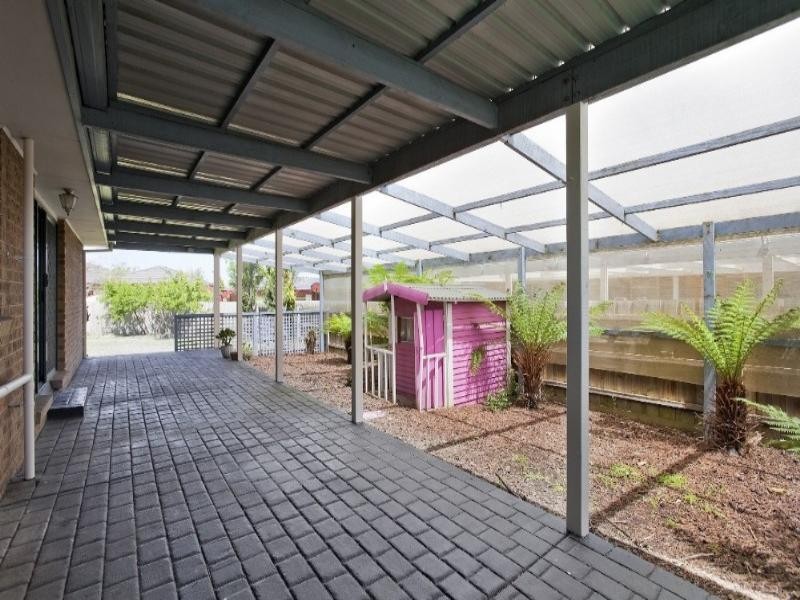 21 Amberly Park Drive, Narre Warren South VIC 3805