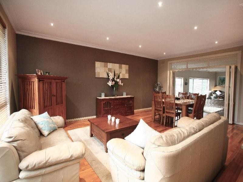 4 Bareena Avenue, Rowville VIC 3178