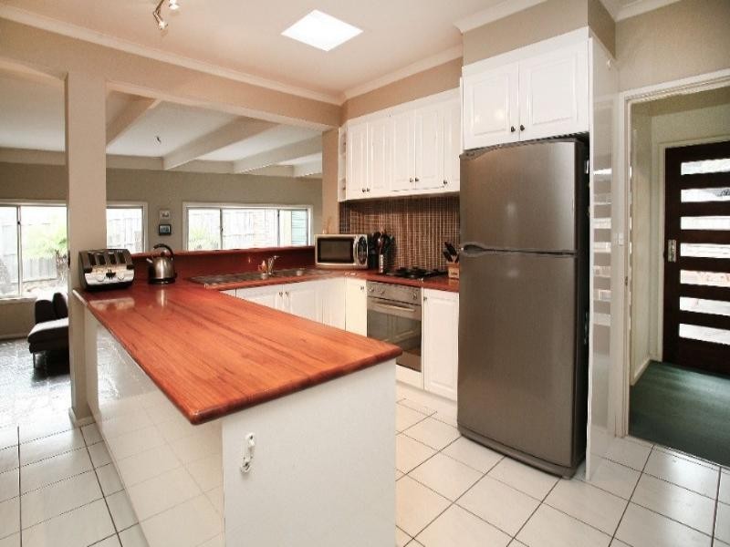 4 Bareena Avenue, Rowville VIC 3178