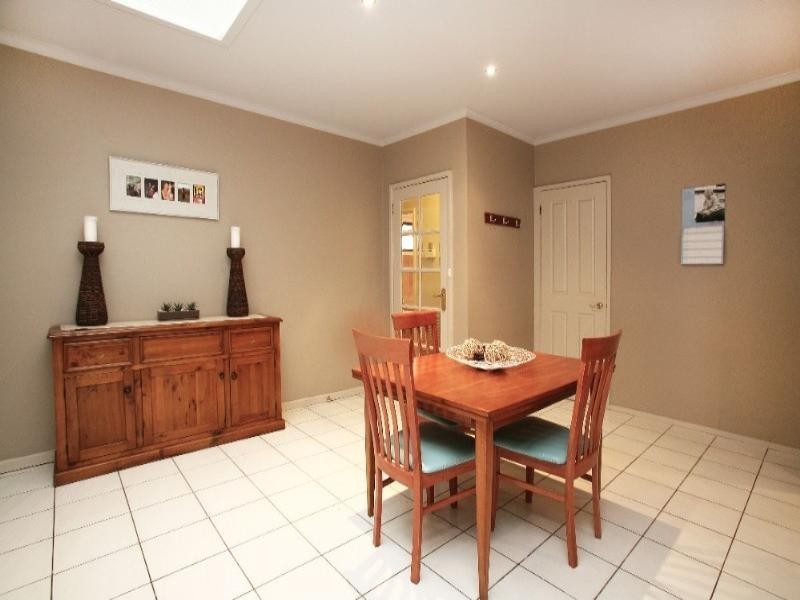 4 Bareena Avenue, Rowville VIC 3178