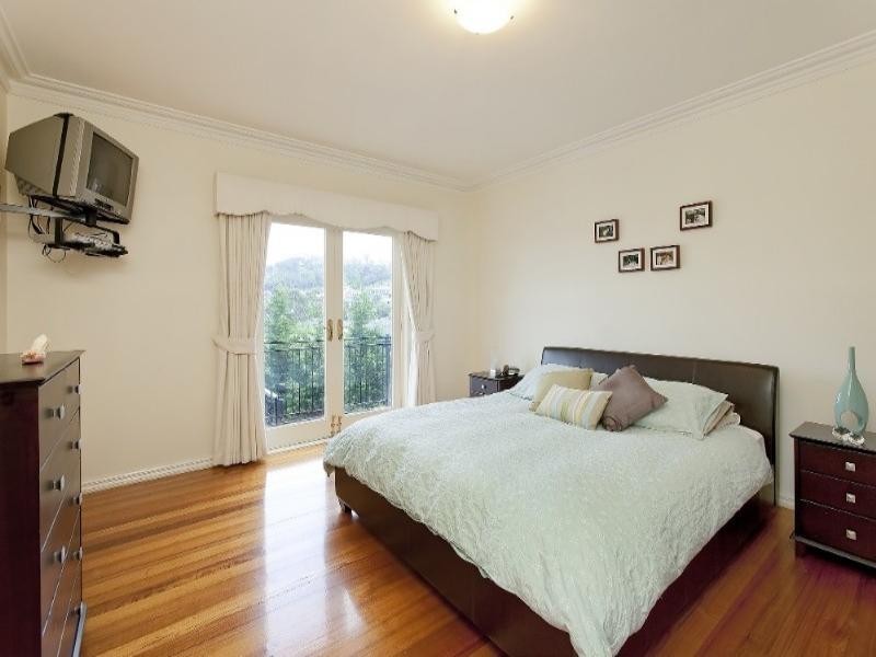 7 Parkside Boulevard, Lysterfield South VIC 3156