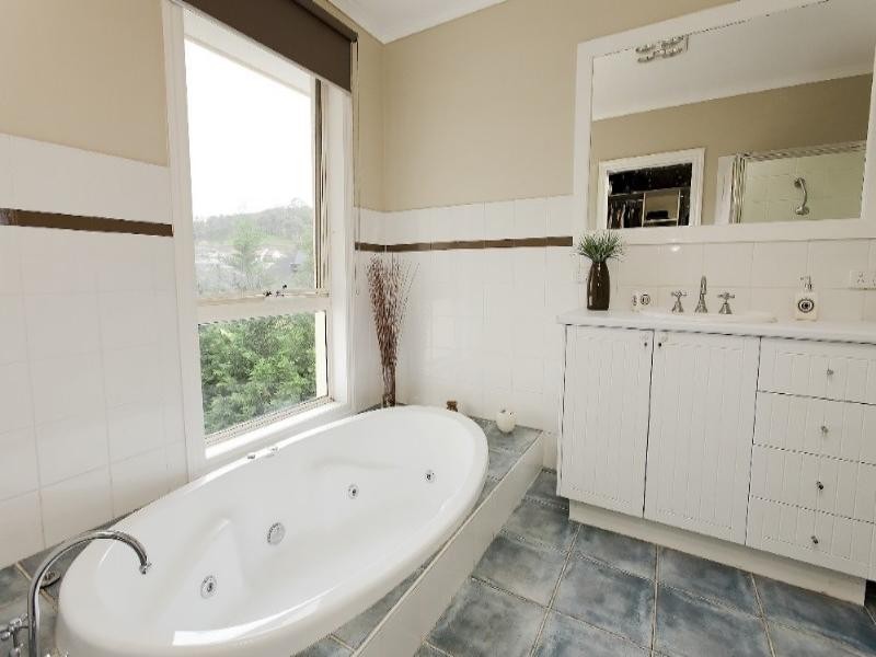 7 Parkside Boulevard, Lysterfield South VIC 3156