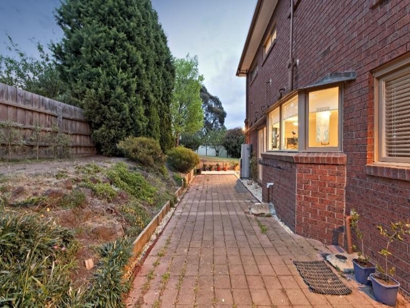 5 Rokewood Court, Endeavour Hills VIC 3802