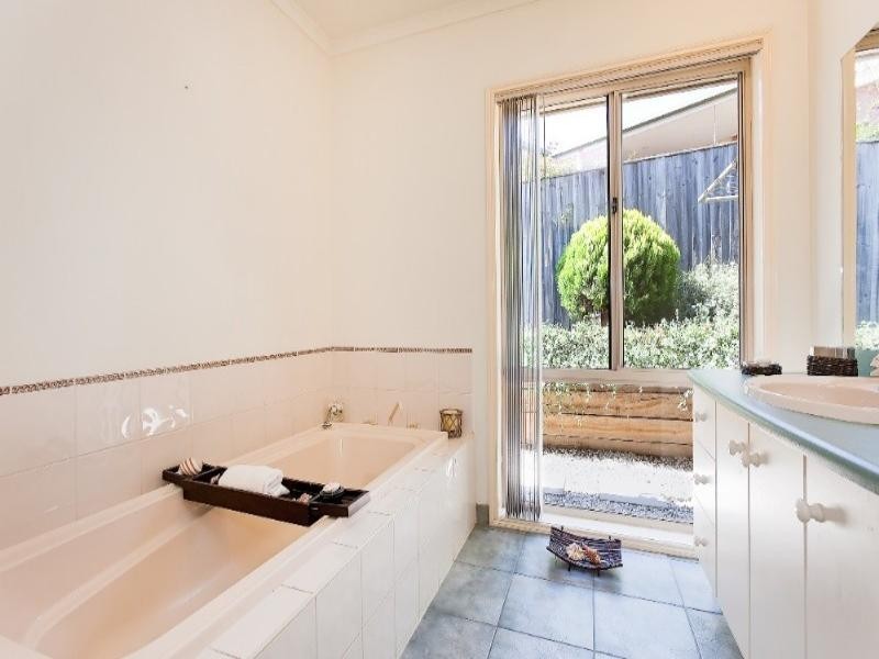 18 Pine View Court, Lysterfield VIC 3156