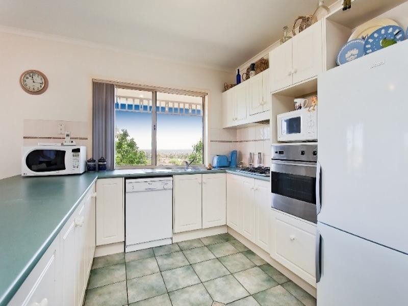 18 Pine View Court, Lysterfield VIC 3156