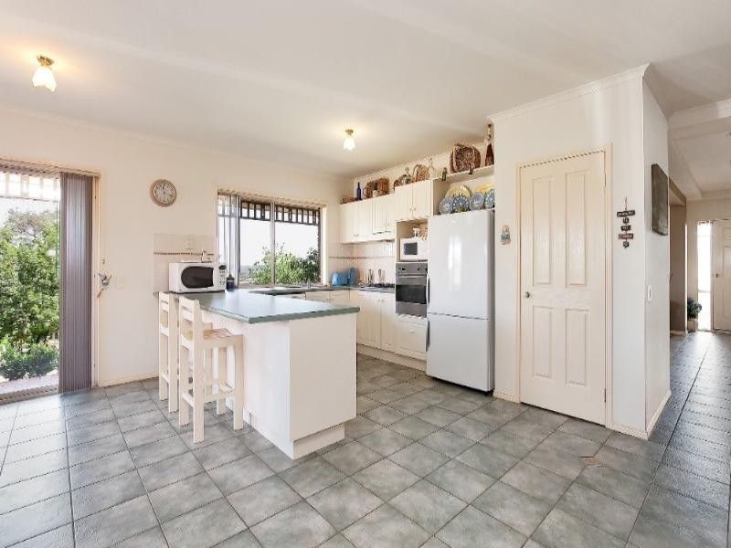 18 Pine View Court, Lysterfield VIC 3156