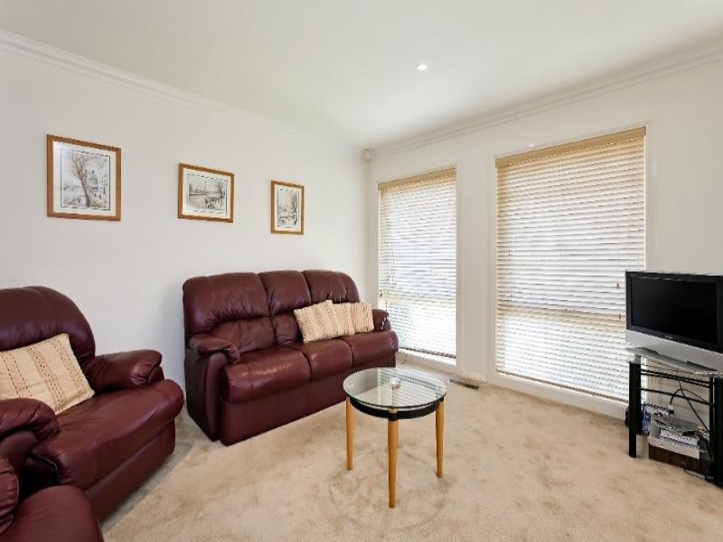 1/10 Bareena Avenue, Rowville VIC 3178