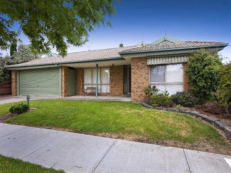15 Liviana Drive, Rowville VIC 3178
