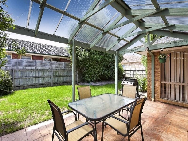 15 Liviana Drive, Rowville VIC 3178