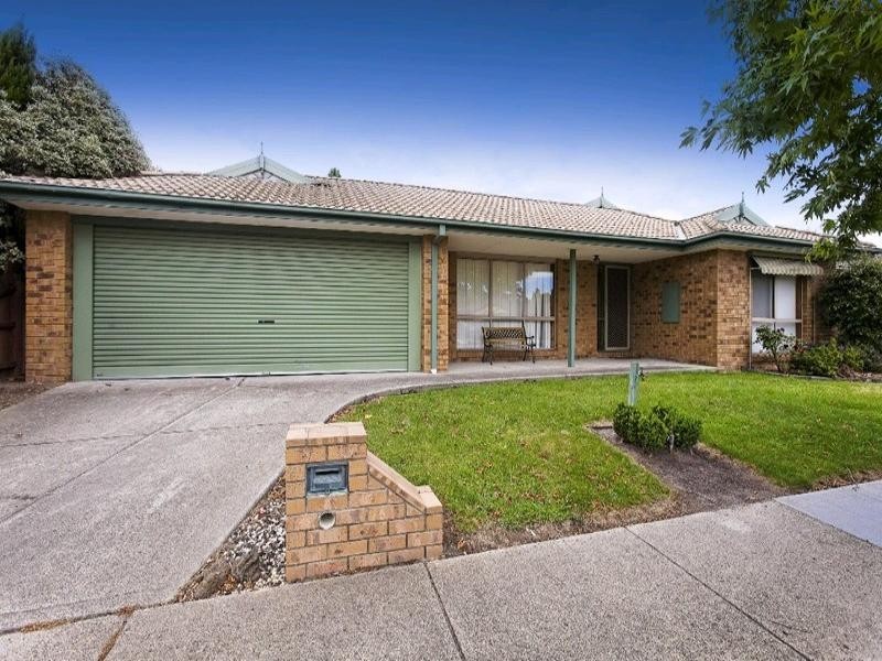 15 Liviana Drive, Rowville VIC 3178
