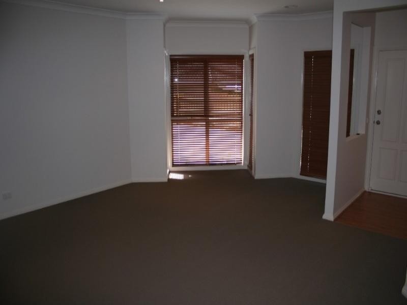 2/23 Norma Crescent, Knoxfield VIC 3180