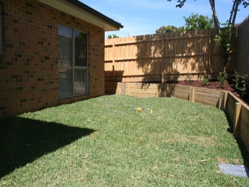 2/23 Norma Crescent, Knoxfield VIC 3180