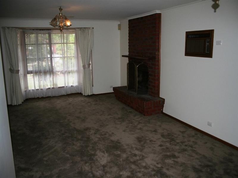 27 Spruce Drive, Rowville VIC 3178