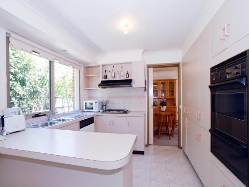 39 Vista Crescent, Rowville VIC 3178