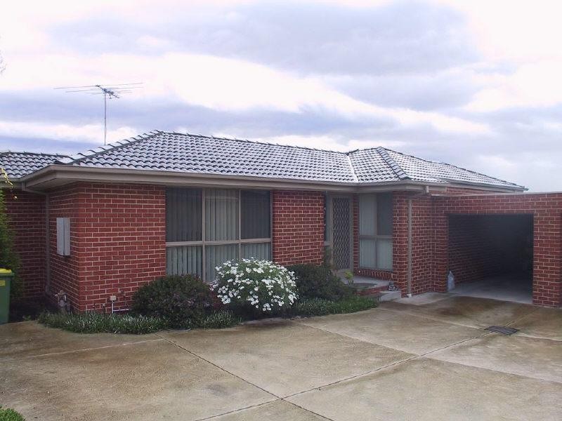 2/4 Wedge Crescent, Rowville VIC 3178