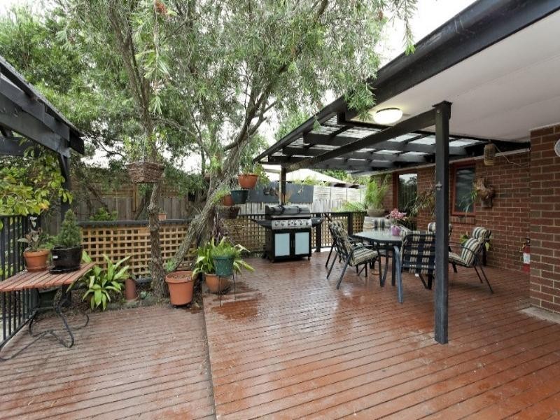 11 Spruce Drive, Rowville VIC 3178