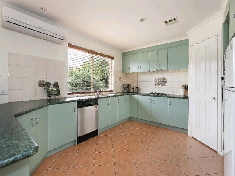 11 Fairway Drive, Rowville VIC 3178