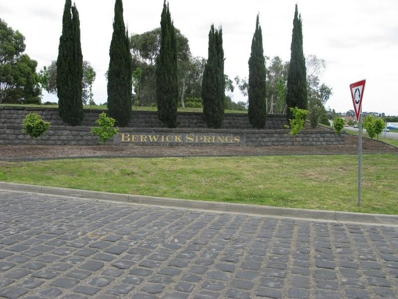 23 Braybrook Drive, Narre Warren South VIC 3805