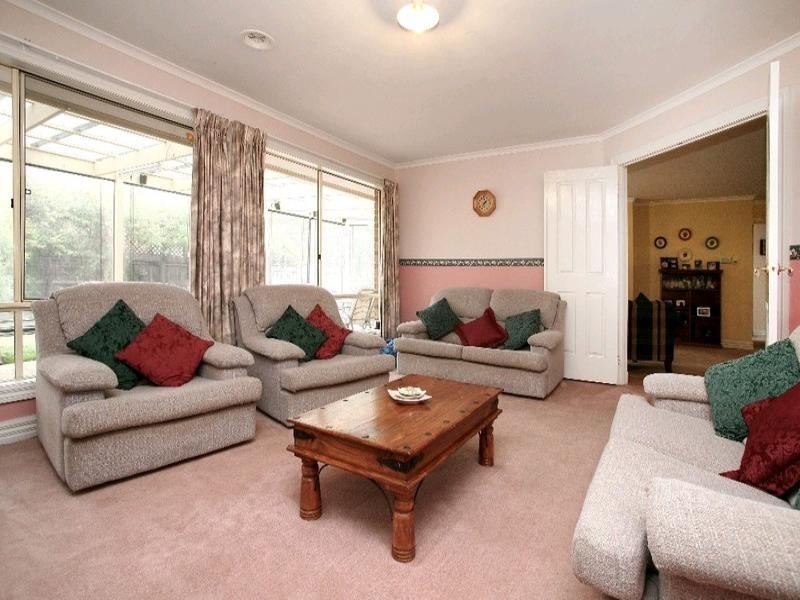 25 Brooklyn Bay Close, Rowville VIC 3178