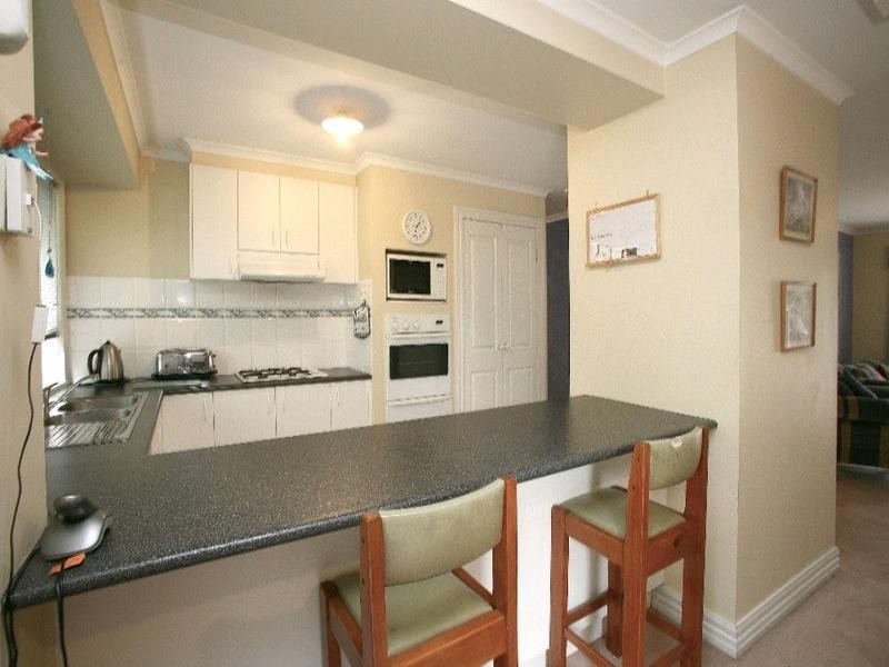 25 Brooklyn Bay Close, Rowville VIC 3178