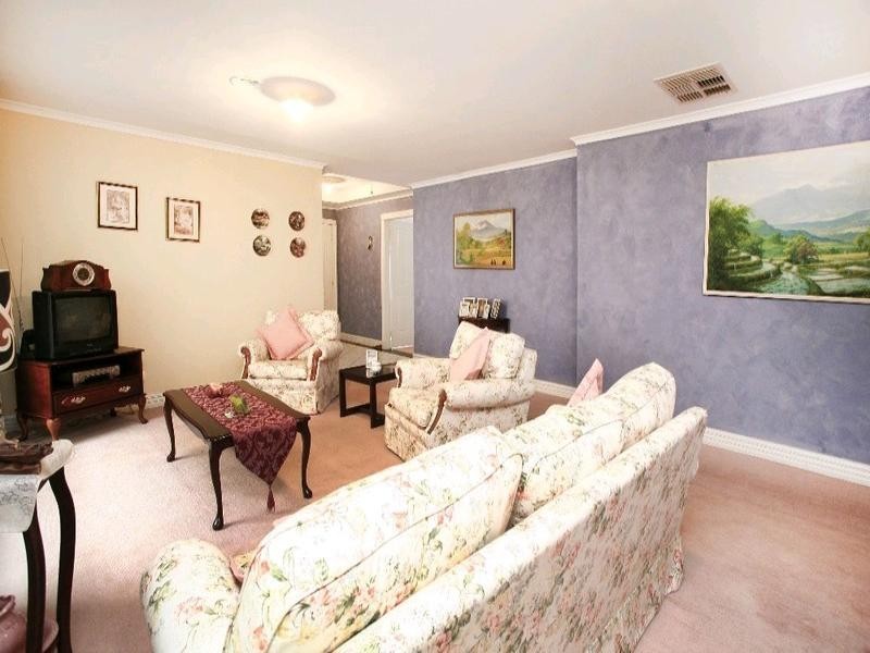 25 Brooklyn Bay Close, Rowville VIC 3178