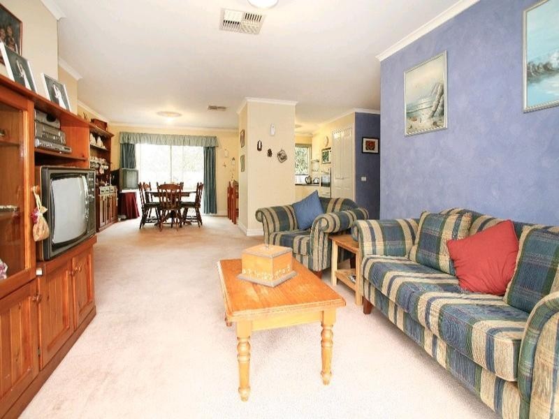 25 Brooklyn Bay Close, Rowville VIC 3178