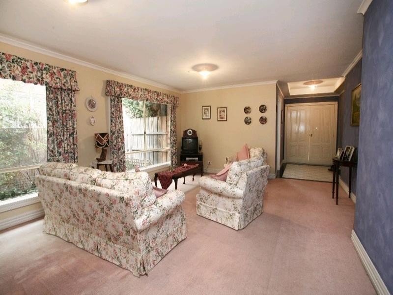 25 Brooklyn Bay Close, Rowville VIC 3178