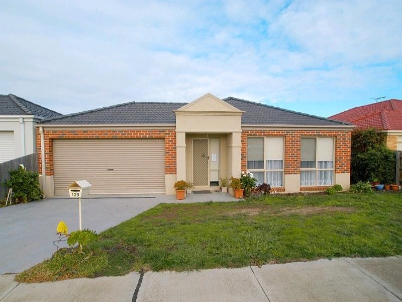 129 Golf Links Avenue, Berwick VIC 3806