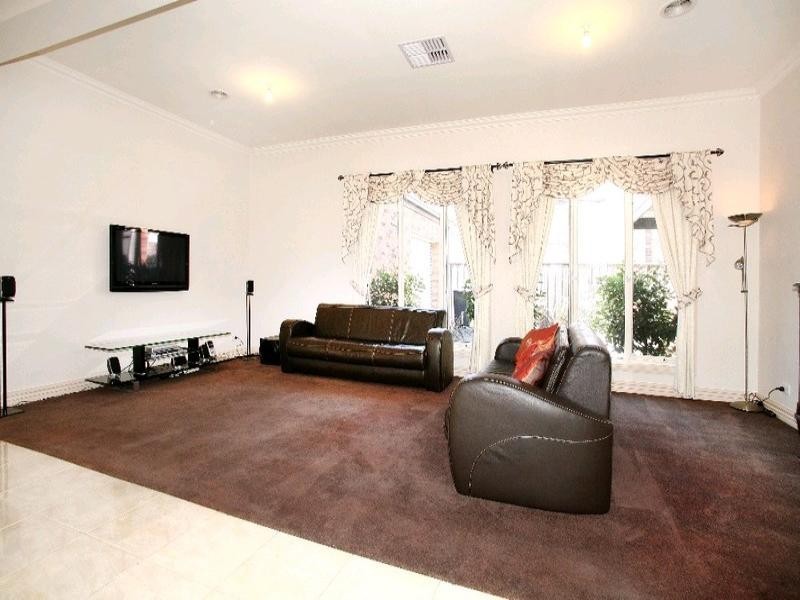 66 Langhorne Crescent, Rowville VIC 3178