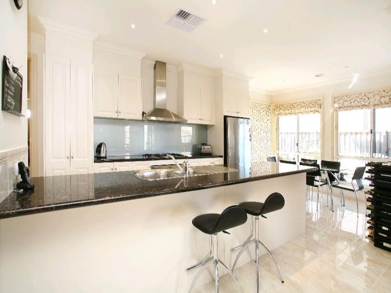 66 Langhorne Crescent, Rowville VIC 3178