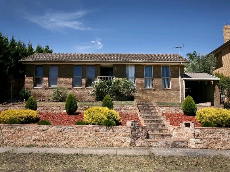 15 Simmonds Place, Endeavour Hills VIC 3802