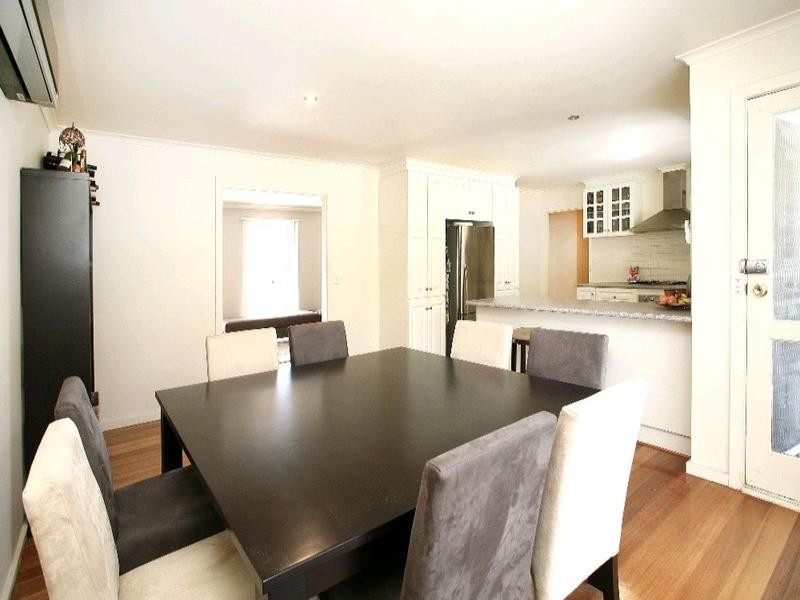 15 Simmonds Place, Endeavour Hills VIC 3802