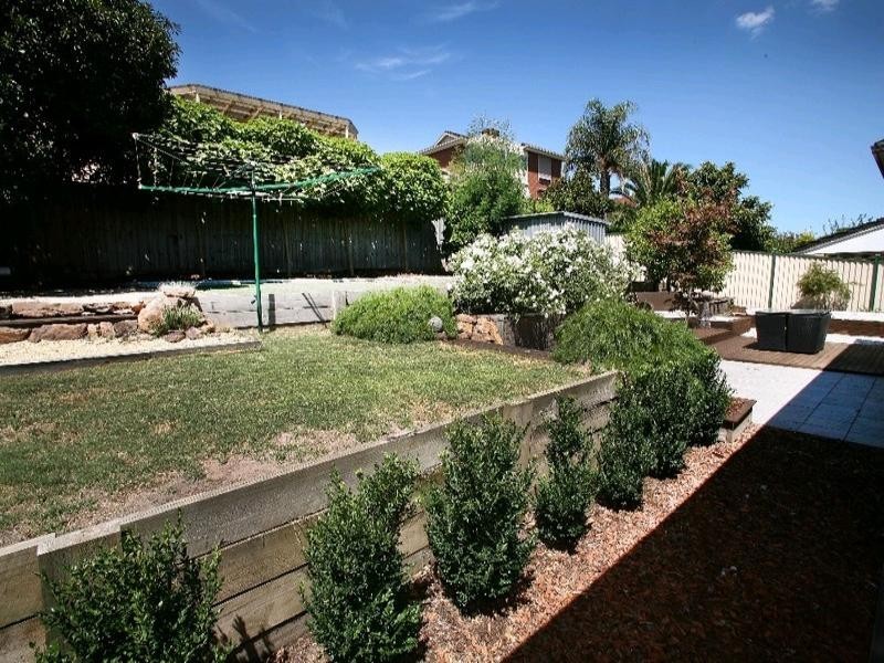 15 Simmonds Place, Endeavour Hills VIC 3802