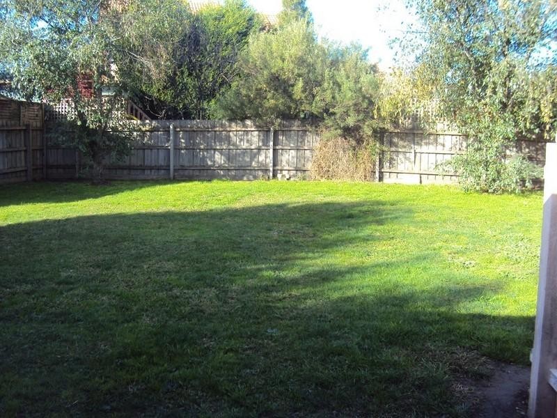 10 Adrian Place, Rowville VIC 3178