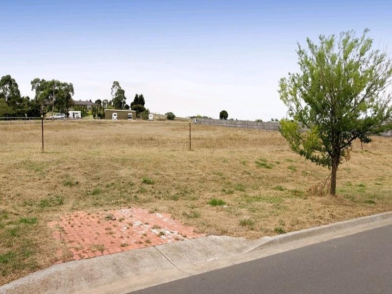 61 Grange Drive, Lysterfield VIC 3156