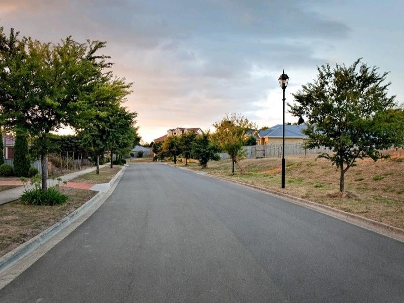 61 Grange Drive, Lysterfield VIC 3156