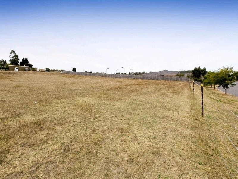 61 Grange Drive, Lysterfield VIC 3156