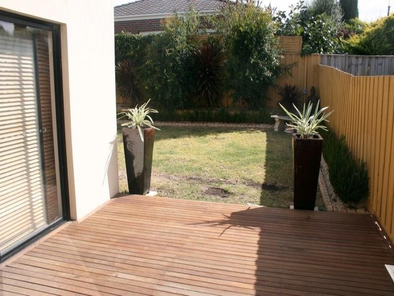 18 Sovereign Manors Crescent, Rowville VIC 3178