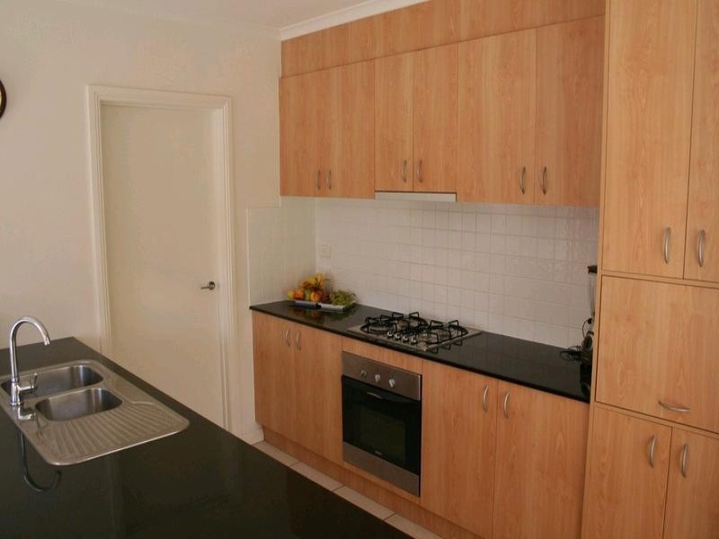18 Sovereign Manors Crescent, Rowville VIC 3178