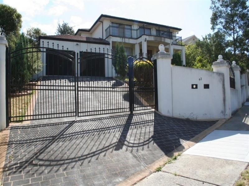 42 William Hovell Drive, Endeavour Hills VIC 3802