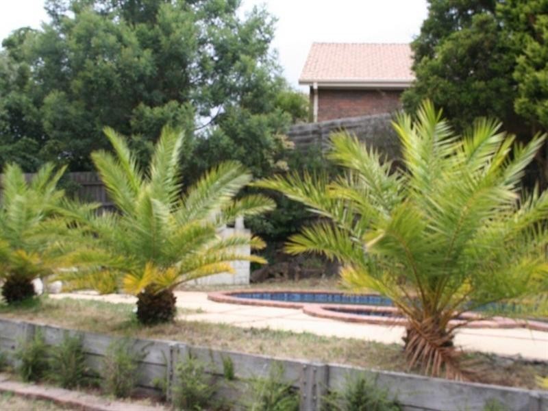 42 William Hovell Drive, Endeavour Hills VIC 3802