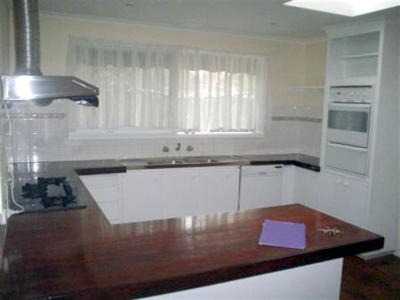 4 Avalon Road, Rowville VIC 3178